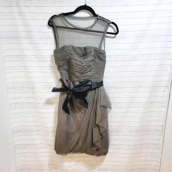 VERA WANG WHITE GRAY SHORT SLEEVE BUBBLE SKIRT MESH UPPER DRESS, SZ 6 - Picture 1 of 11